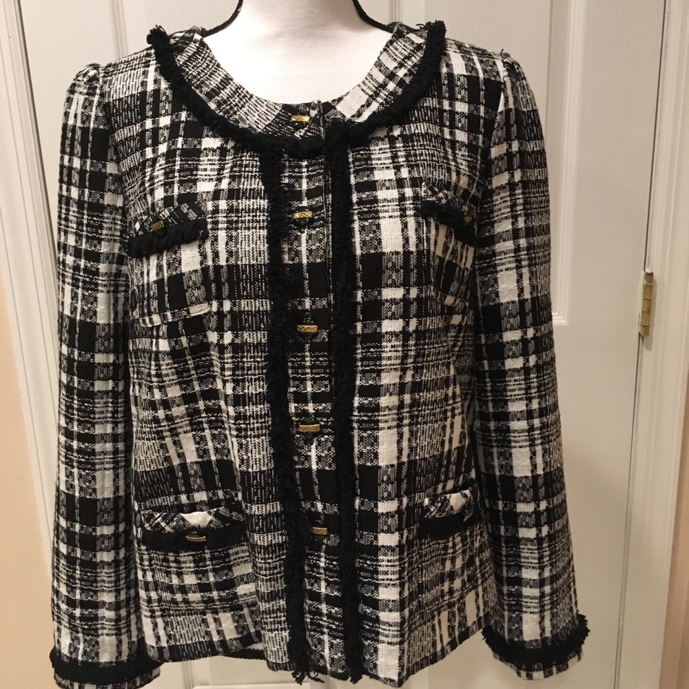 CLEARANCE EUC black and white blazer